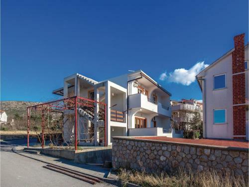 Three-bedroom Apartment In Povile