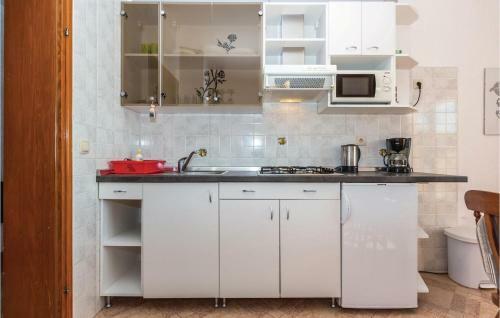 Three-bedroom Apartment In Povile