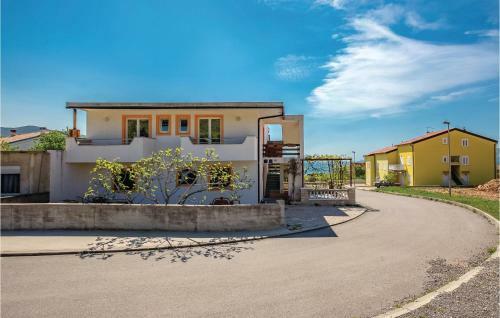 Three-bedroom Apartment In Povile