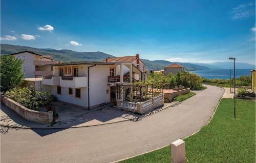 Three-bedroom Apartment In Povile