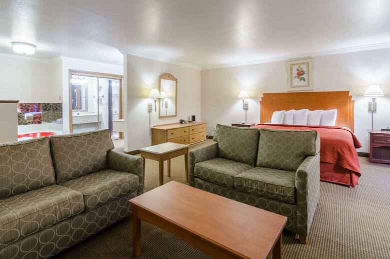 Hotel Sunflower Inn & Suites