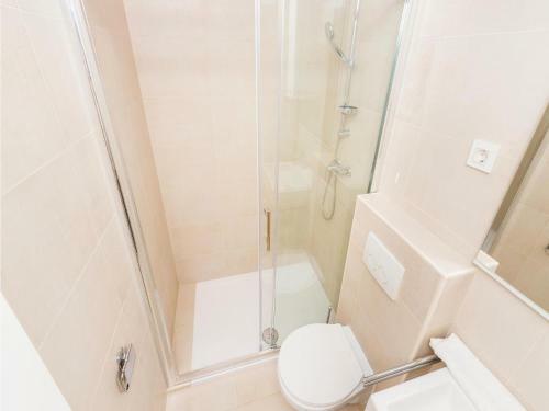 Three-bedroom Apartment In Povljana