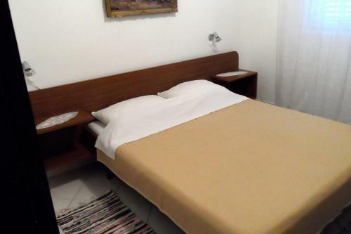 Apartment Povljana 227a