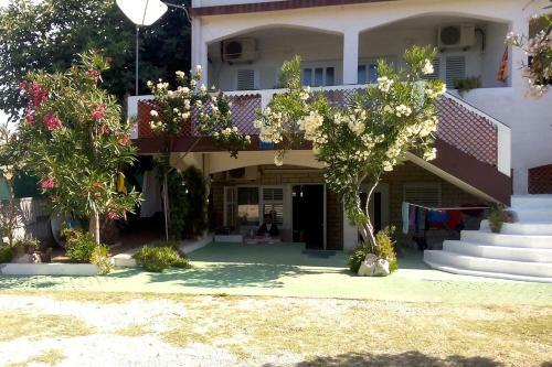 Apartment Povljana 227a