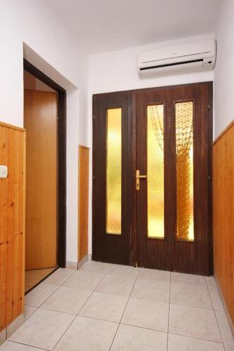 Apartment Povljana 9405b