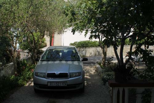 Apartment Povljana 6468a