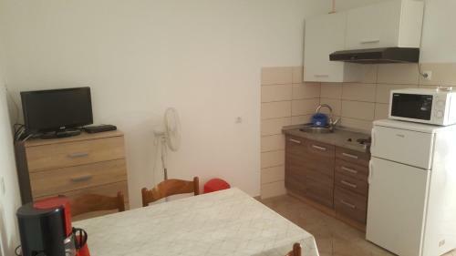 Apartment Povljana 6468a