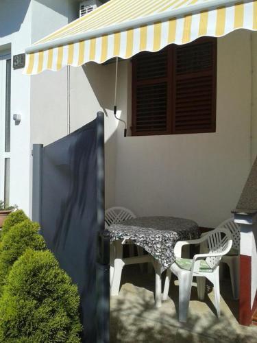 Apartment Povljana 6468c