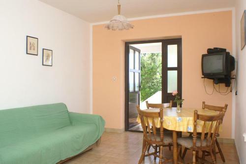 Apartment Povljana 230b