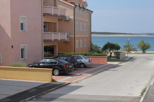 Apartment Povljana 7505c