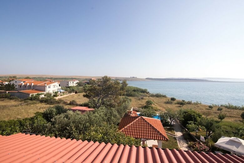 Apartments Crljenko
