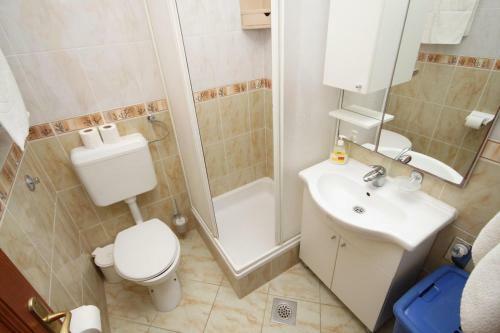 Apartment Povljana 3316d