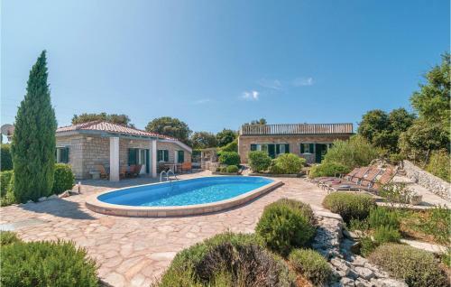 Four-bedroom Holiday Home In Praznica