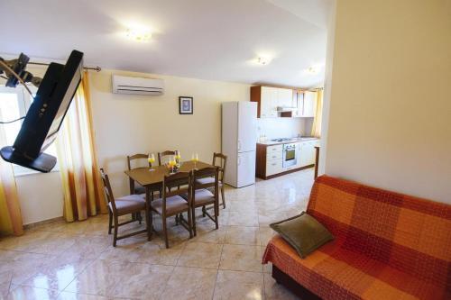 Apartment Preko 14985b
