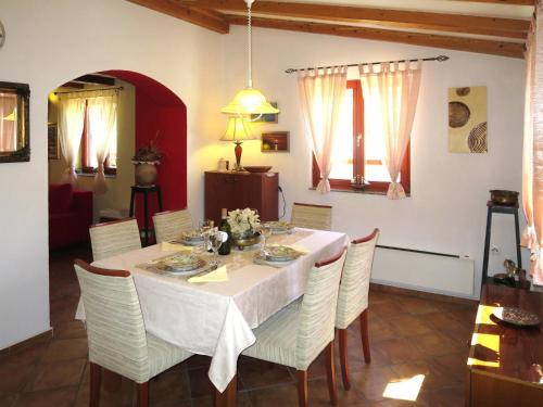 Holiday Home Marija (ugl305)