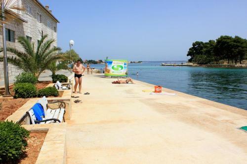 Hostal Twin Room Preko 8180h
