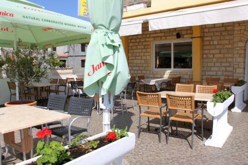 Hostal Twin Room Preko 8180h