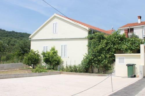 Seaside Holiday House Preko (ugljan) - 12078
