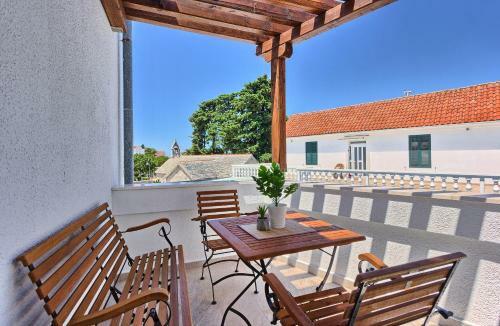 Hostal Mincheta - Luxury Rooms