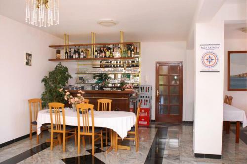 Apartment Primosten 4169a