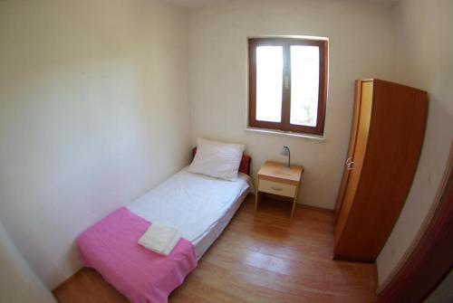Apartments With A Parking Space Primosten - 15883