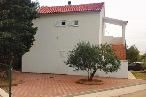 Apartments With A Parking Space Primosten - 4268