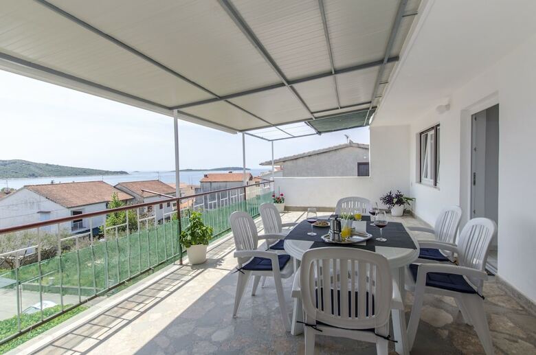 Hostal Apartments And Room Bla?enka S.