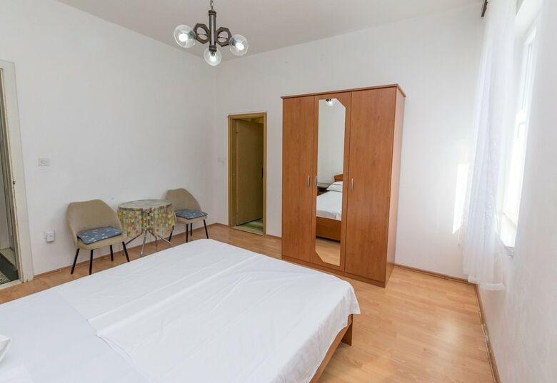 Hostal Apartments And Rooms Jakov