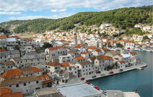 Two-bedroom Apartment In Pucisca