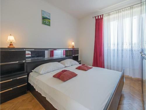 Two-bedroom Holiday Home In Pula