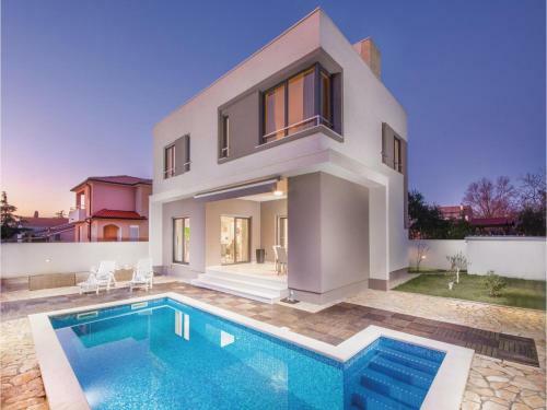 Three-bedroom Holiday Home In Pula