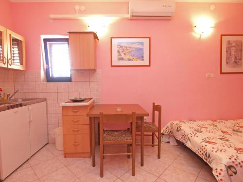 Apartments With Pool 749