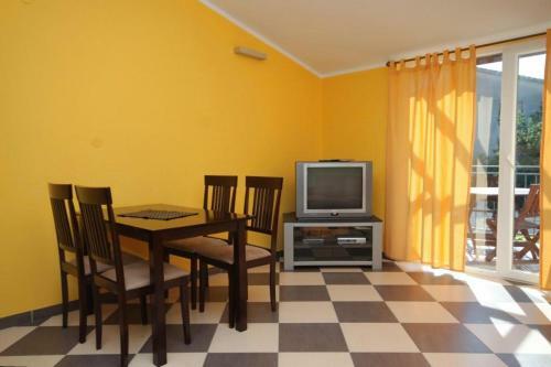 Apartments With A Parking Space Pula - 7646