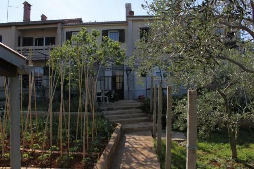 Apartments With A Parking Space Pula - 7646