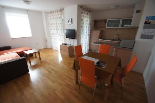 Apartments With A Parking Space Punat (krk) - 15231