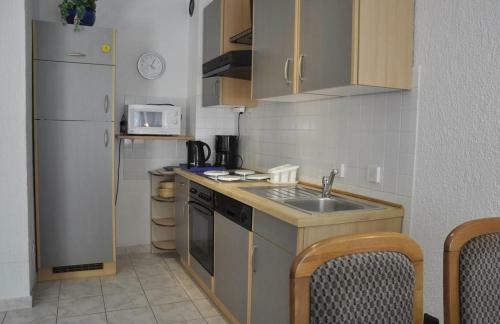 Apartments With A Parking Space Kampor (rab) - 11878