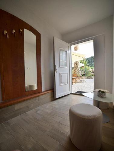 Apartment Mundanije 5072b