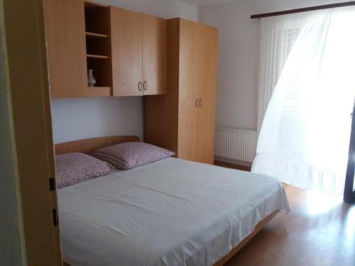 Apartments With A Parking Space Banjol (rab) - 14138