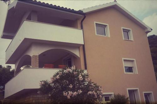Apartments With A Parking Space Barbat (rab) - 12871