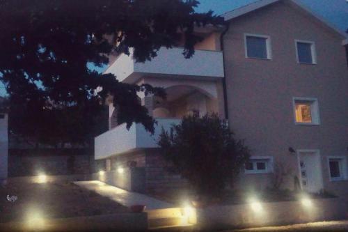 Apartments With A Parking Space Barbat (rab) - 12871