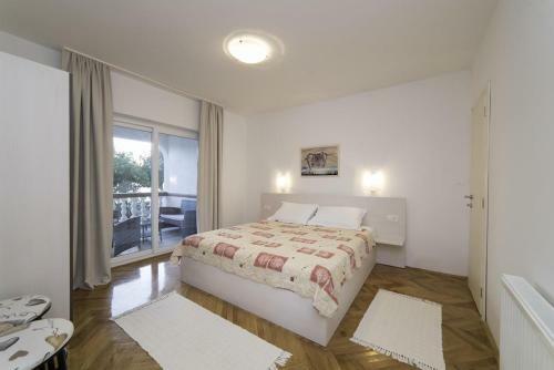 Apartments By The Sea Kampor (rab) - 15310