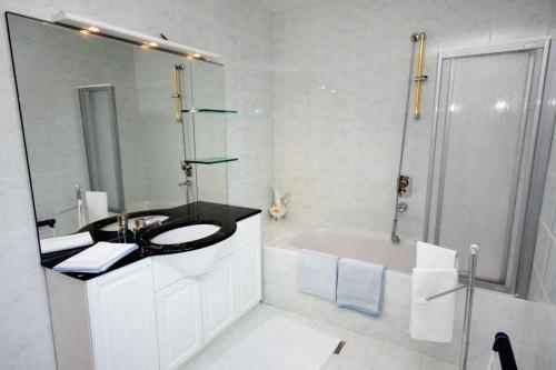 Apartments With A Parking Space Banjol (rab) - 5022