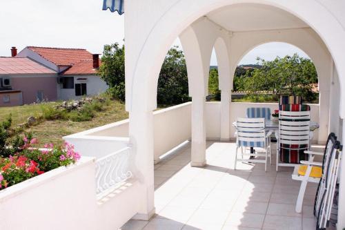 Apartments With A Parking Space Banjol (rab) - 5022