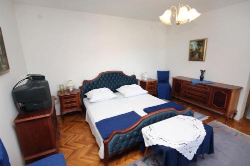 Apartments With A Parking Space Banjol (rab) - 5022