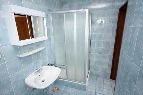 Apartments With A Parking Space Banjol (rab) - 5022