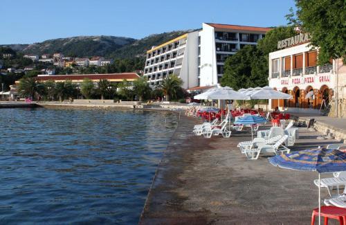 Apartments With A Parking Space Banjol (rab) - 5022