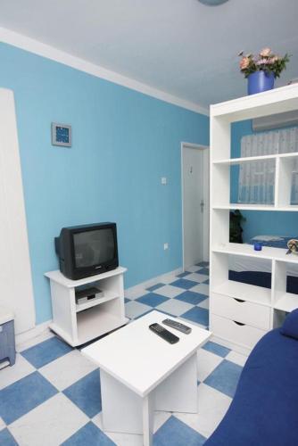 Apartments With A Parking Space Banjol (rab) - 5071