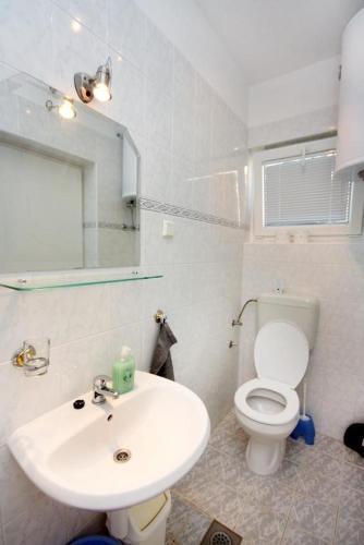 Apartments With A Parking Space Banjol (rab) - 5071