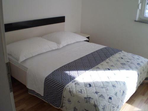 Apartment Banjol 12838a