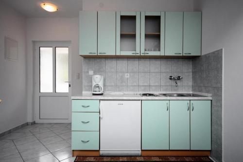 Apartments With A Parking Space Kampor (rab) - 5018